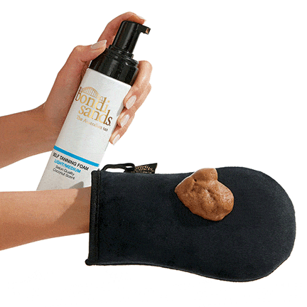 BONDISANDSSELFTANNINGFOAMLIGHTMEDIUM200ml_600x_53e35b9f-8c45-4315-9d52-cb1797445355.gif