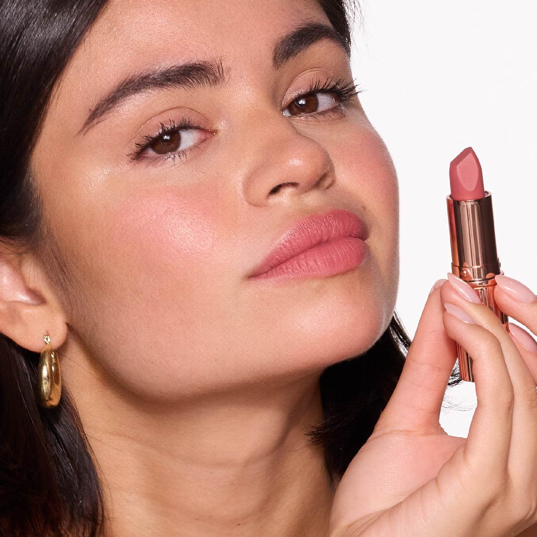 Creme_Matte_Luxe_Lipstick_Model3.jpg