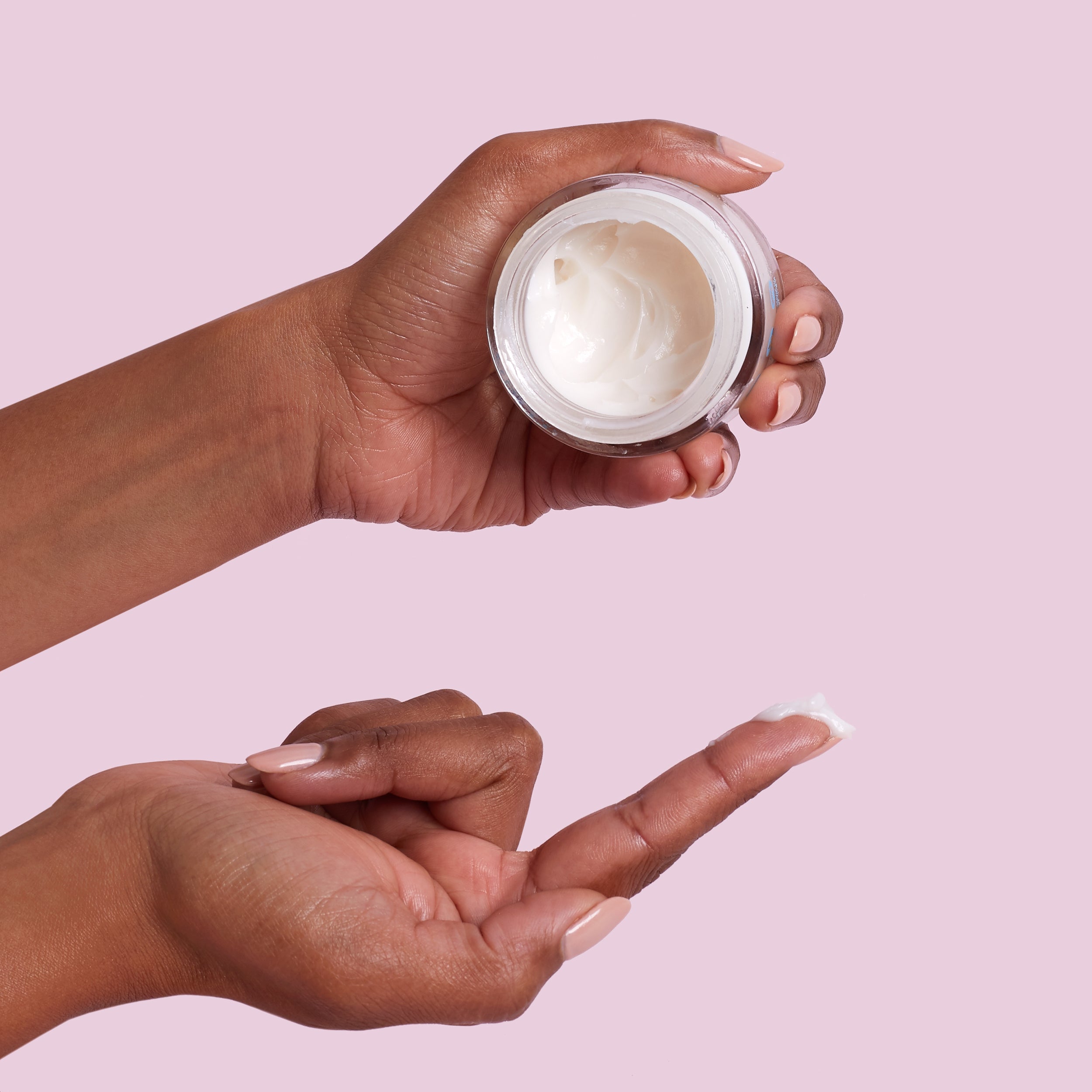 InUse_Moisturiser_Brightening.jpg