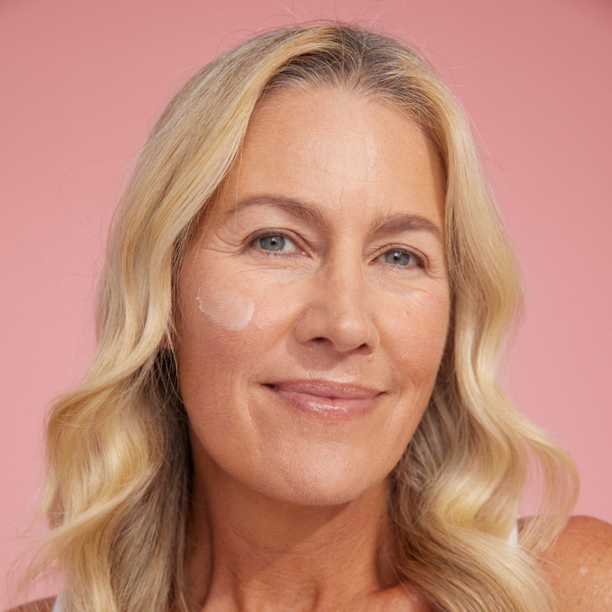 MCS15_GlowBoostVitaminCSerum_WebsiteImage-06_1200x1200_9bcf91a9-bfb7-4cdd-ba7a-ccfab6731f0a.jpg