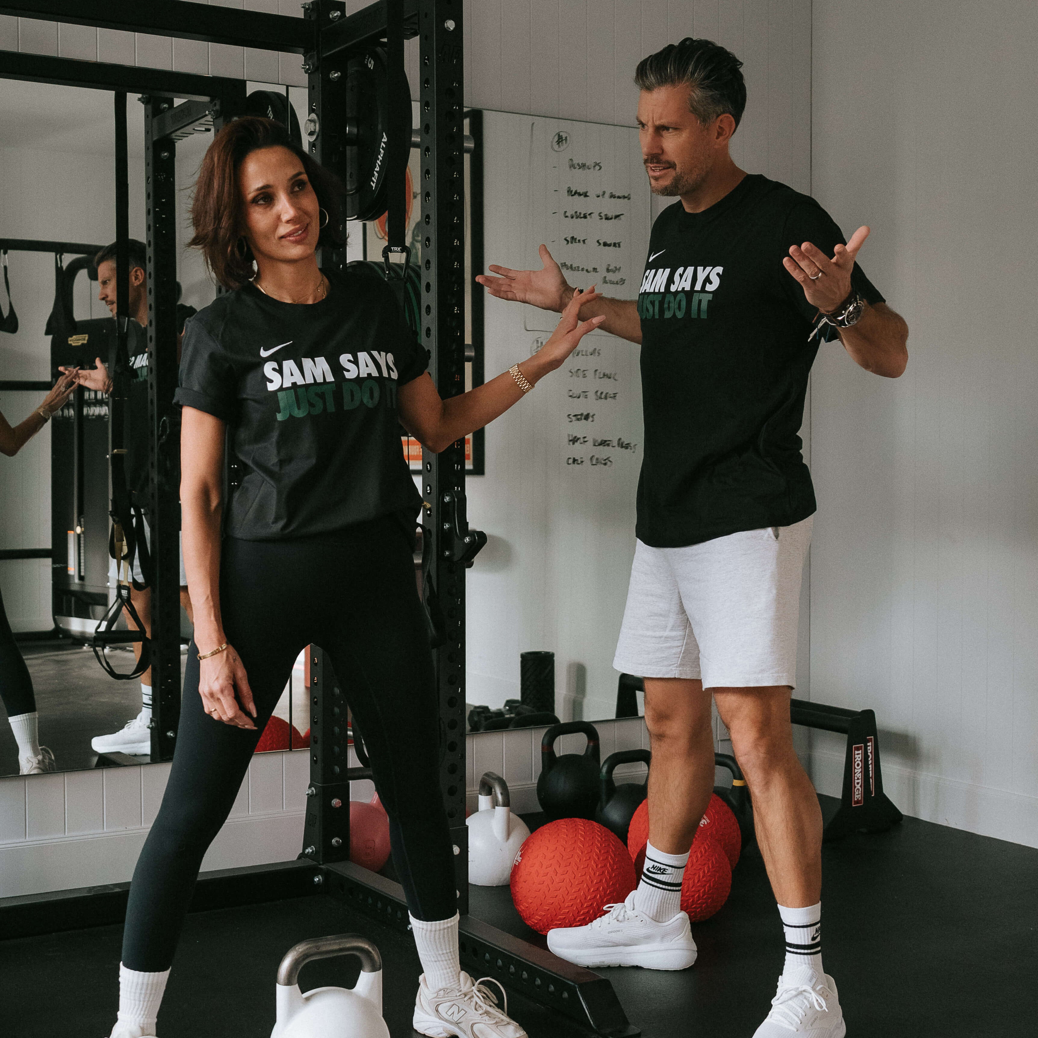 Nike_Cotton_Tee_JDI_Black_Insitu_04.jpg