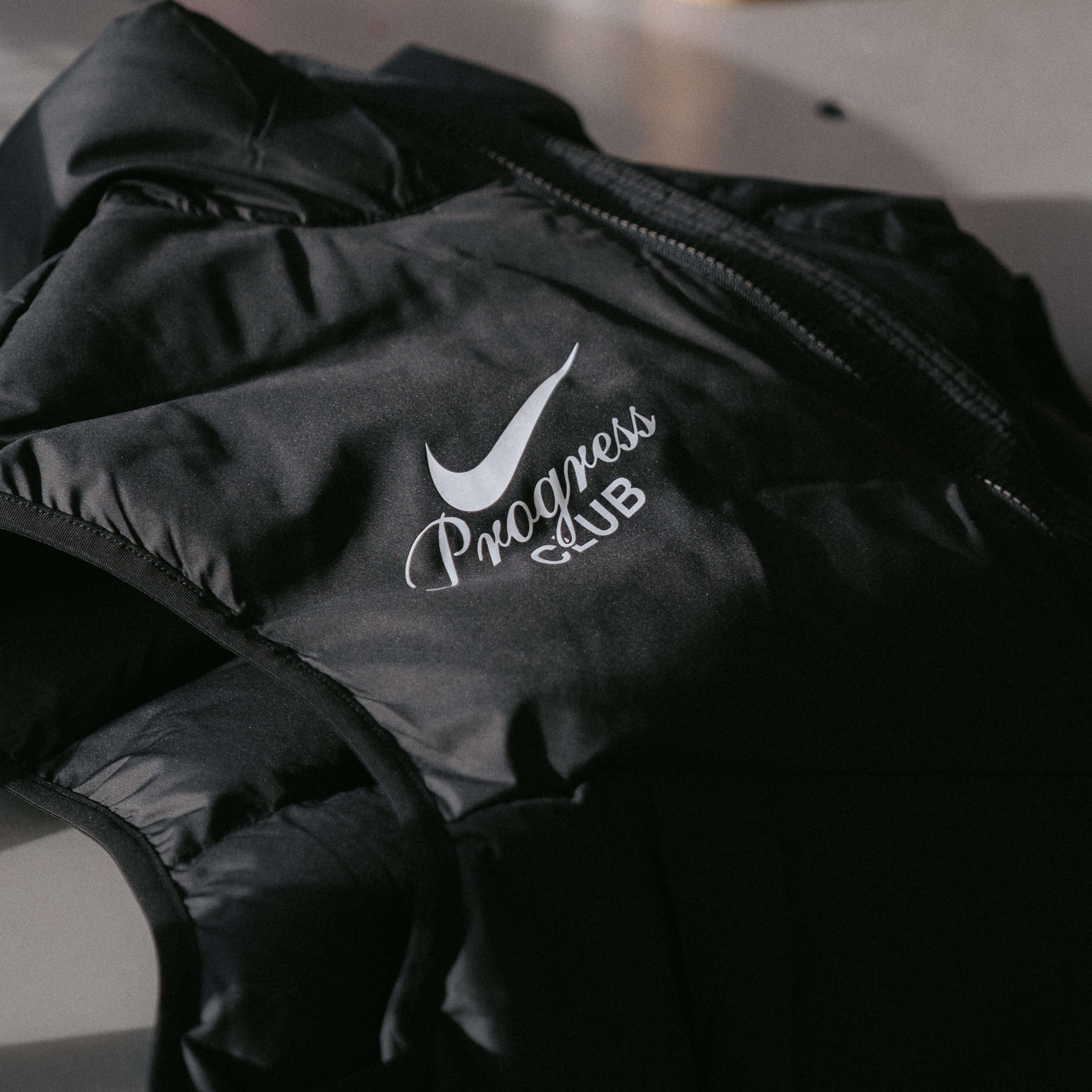 Nike_Puffer_Vest_ProgressClub_insitu_02.jpg