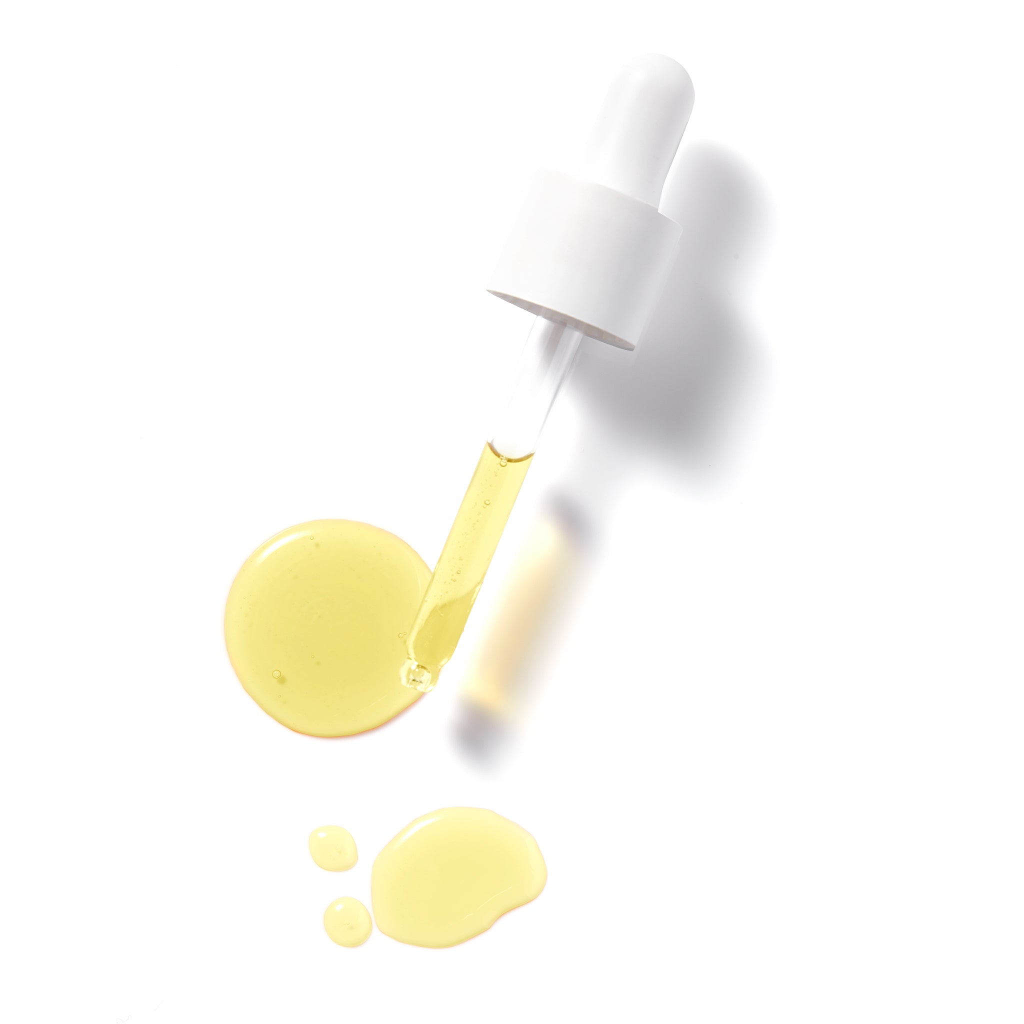 SKINCARE_RENEWALDAILYFACIALOIL_SPILL.jpg