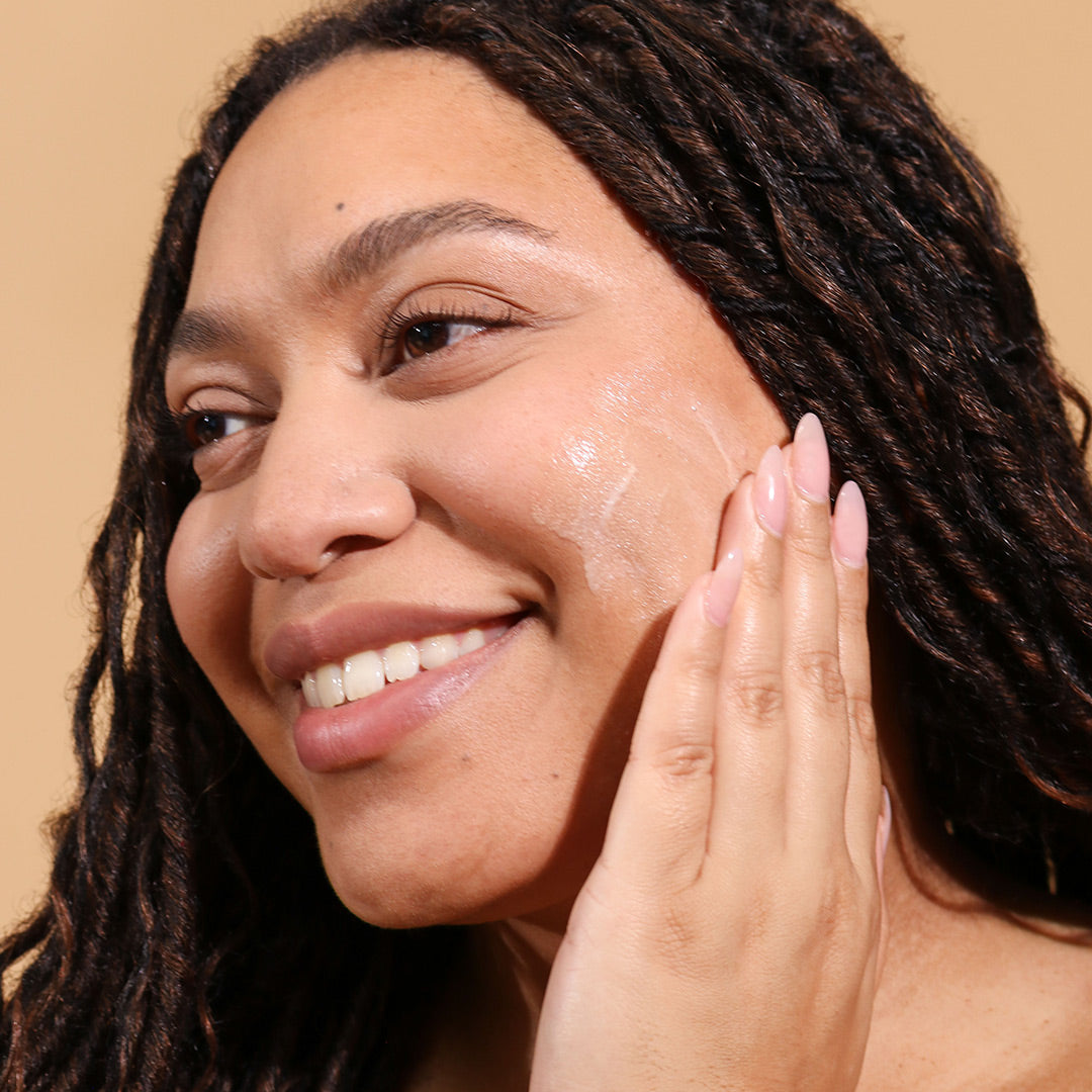 Serum_Probiotic-Skin-Mylck_Person.jpg