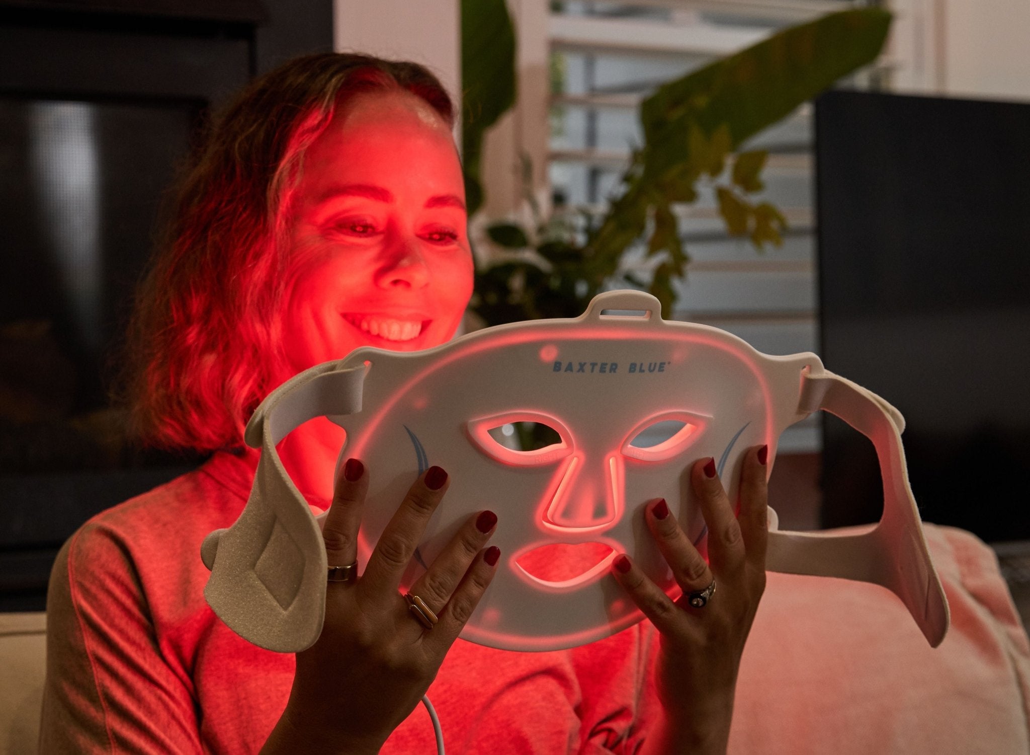 red-light-therapy-face-mask-02.jpg